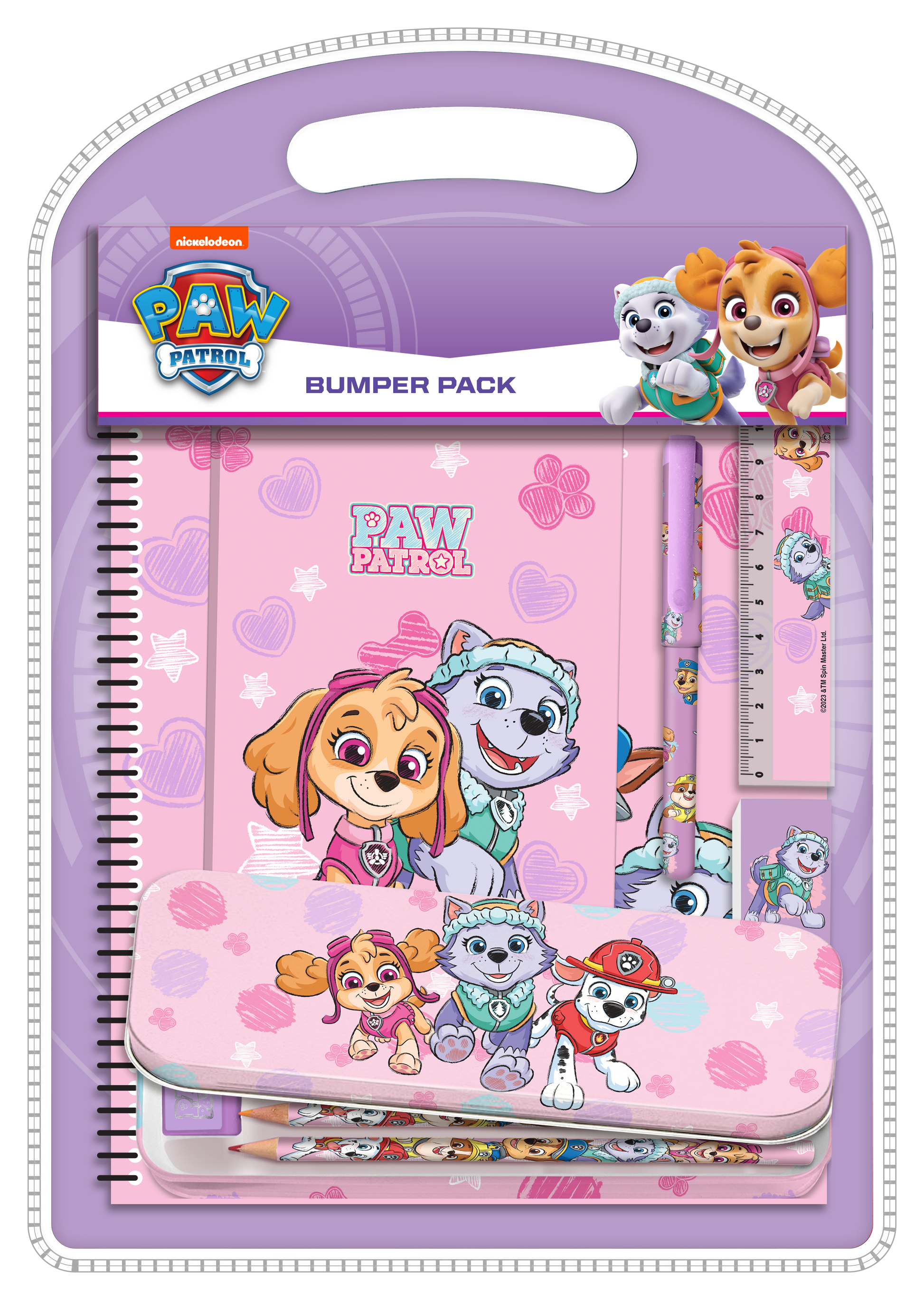 Lad de små derhjemme træde ind i deres egen kreative verden med det ultimative stationary sæt inspireret af Paw Patrol Pigerne. Sættet indeholder vigtige dele for at fuldende dit stationarysæt
Sættet indeholder:
– 1 x Lille foret notesbog
– 1 x metal penalhus
– 1 x lineal
– 1 x viskelæder
– 1 x blyantspidser
– 1 x kuglepen
– 5 x farveblyanter
Metalkassen vil gøre et perfekt stykke arbejde med at holde alt dit brevpapir sikkert mod væskespild.